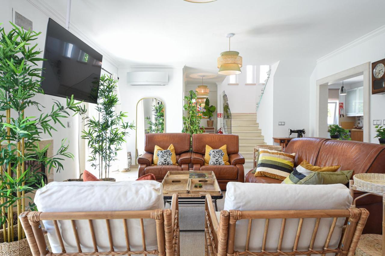 Aroeira Villa With Heated Pool By Golf Course, Beach And Lisbon 외부 사진